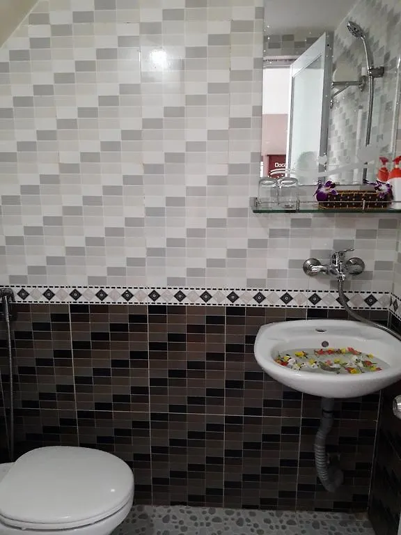 Red Ceramics Homestay Χόι Αν