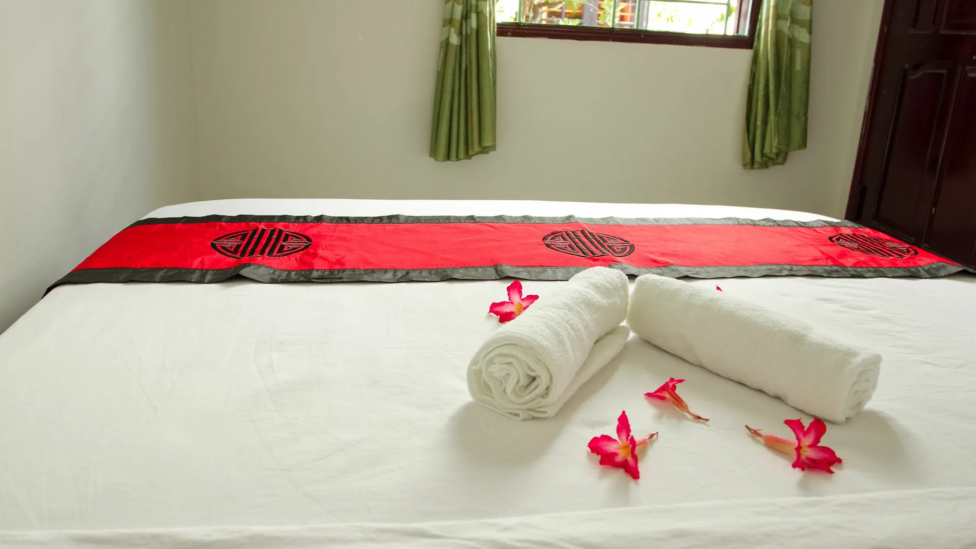 Red Ceramics Homestay Χόι Αν